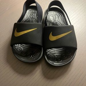 Nike fit zone sandals